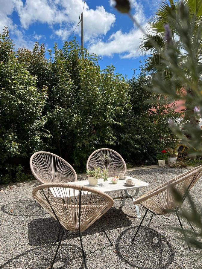 Birdsing Cottage Dassia  Bagian luar foto
