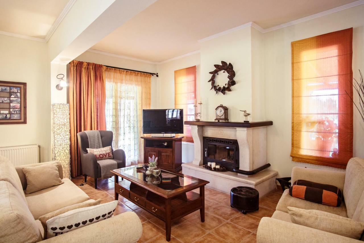 Birdsing Cottage Dassia  Bagian luar foto